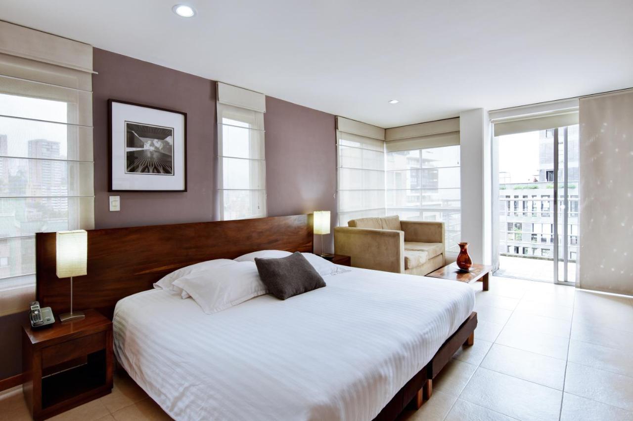 Cyan Suites Poblado By Mde Bnb Медельїн Екстер'єр фото