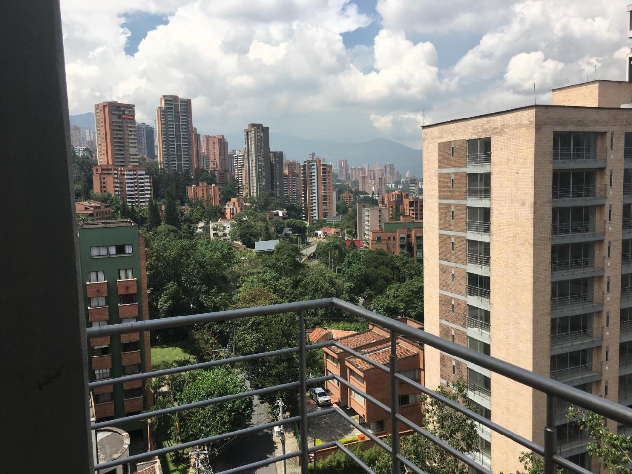 Cyan Suites Poblado By Mde Bnb Медельїн Екстер'єр фото