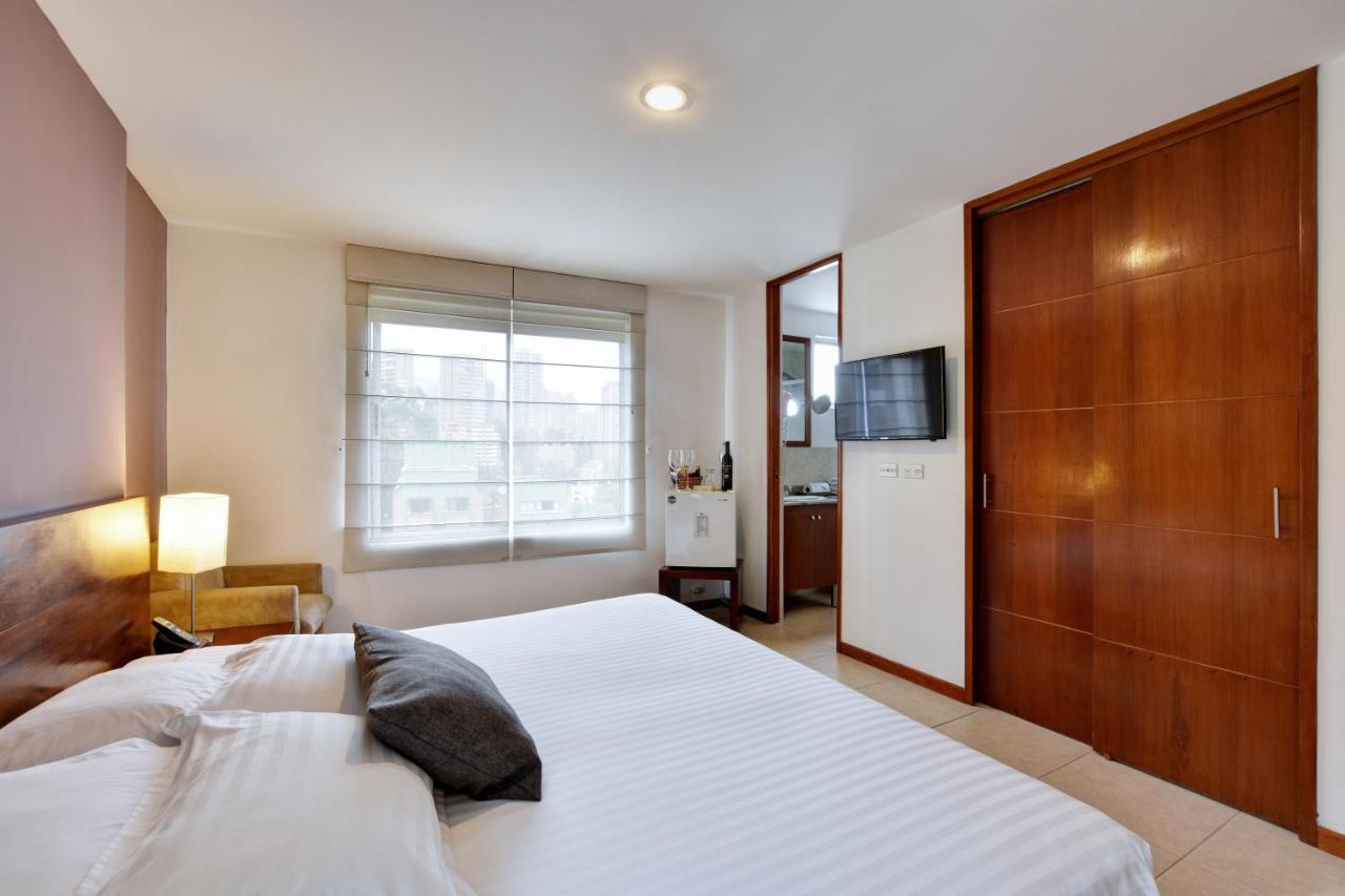 Cyan Suites Poblado By Mde Bnb Медельїн Екстер'єр фото