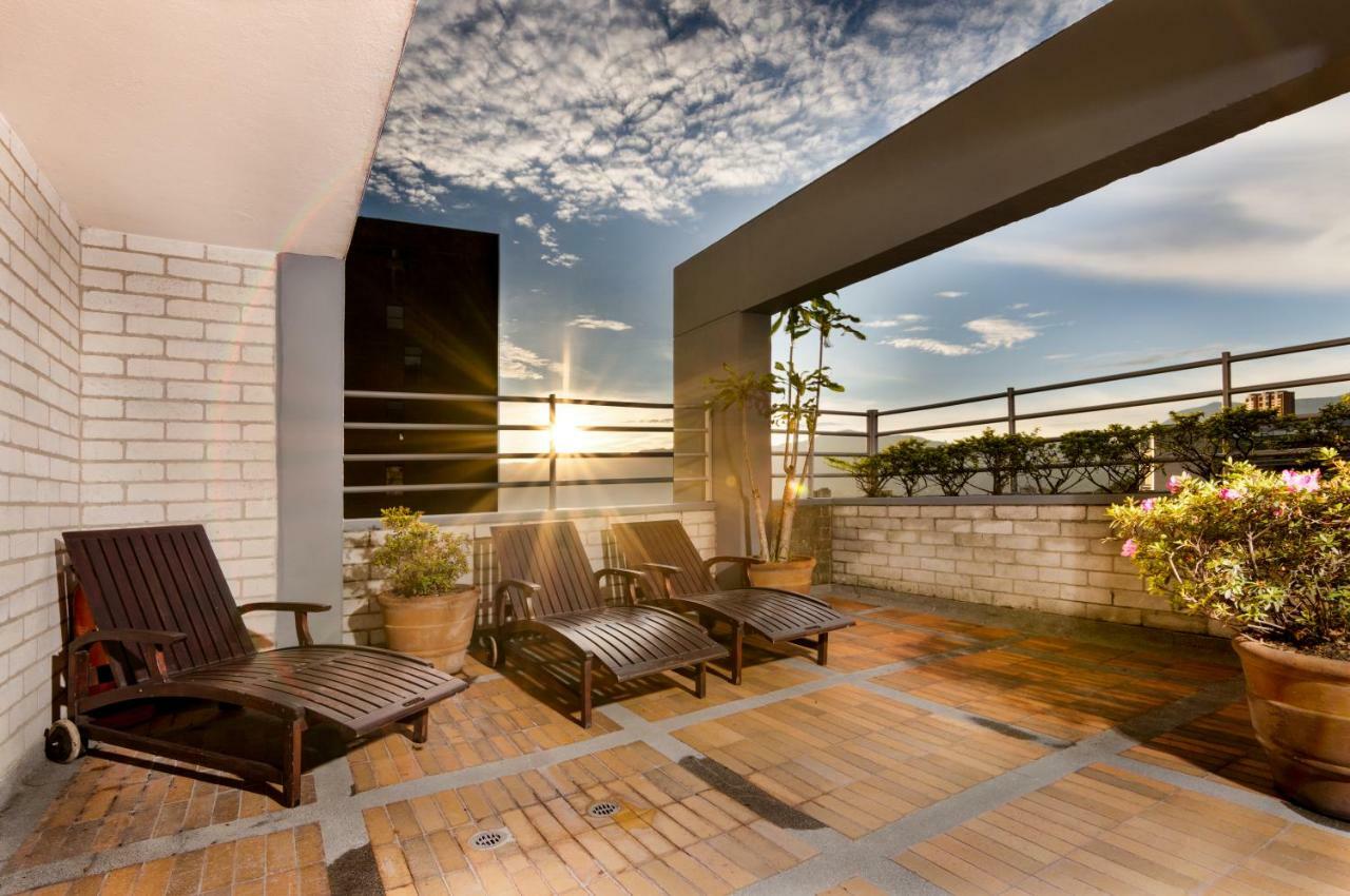 Cyan Suites Poblado By Mde Bnb Медельїн Екстер'єр фото