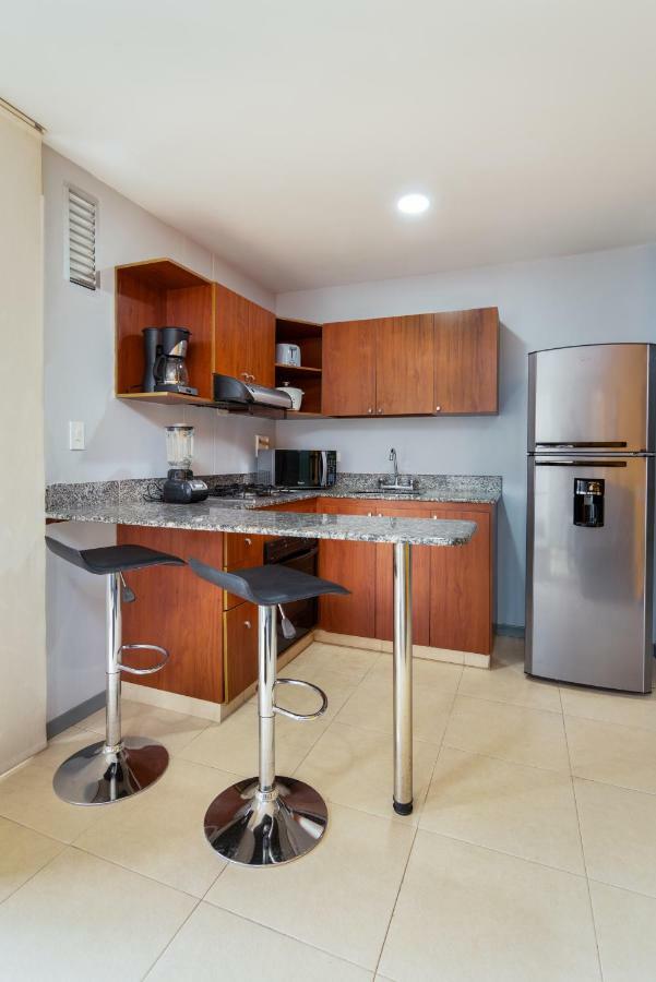 Cyan Suites Poblado By Mde Bnb Медельїн Екстер'єр фото